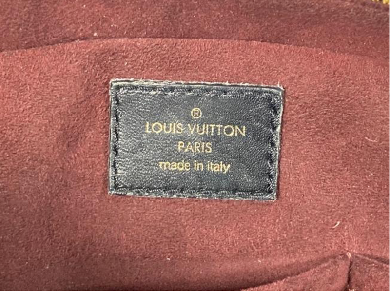 Louis Vuitton Vienna Leather Mizi In Black