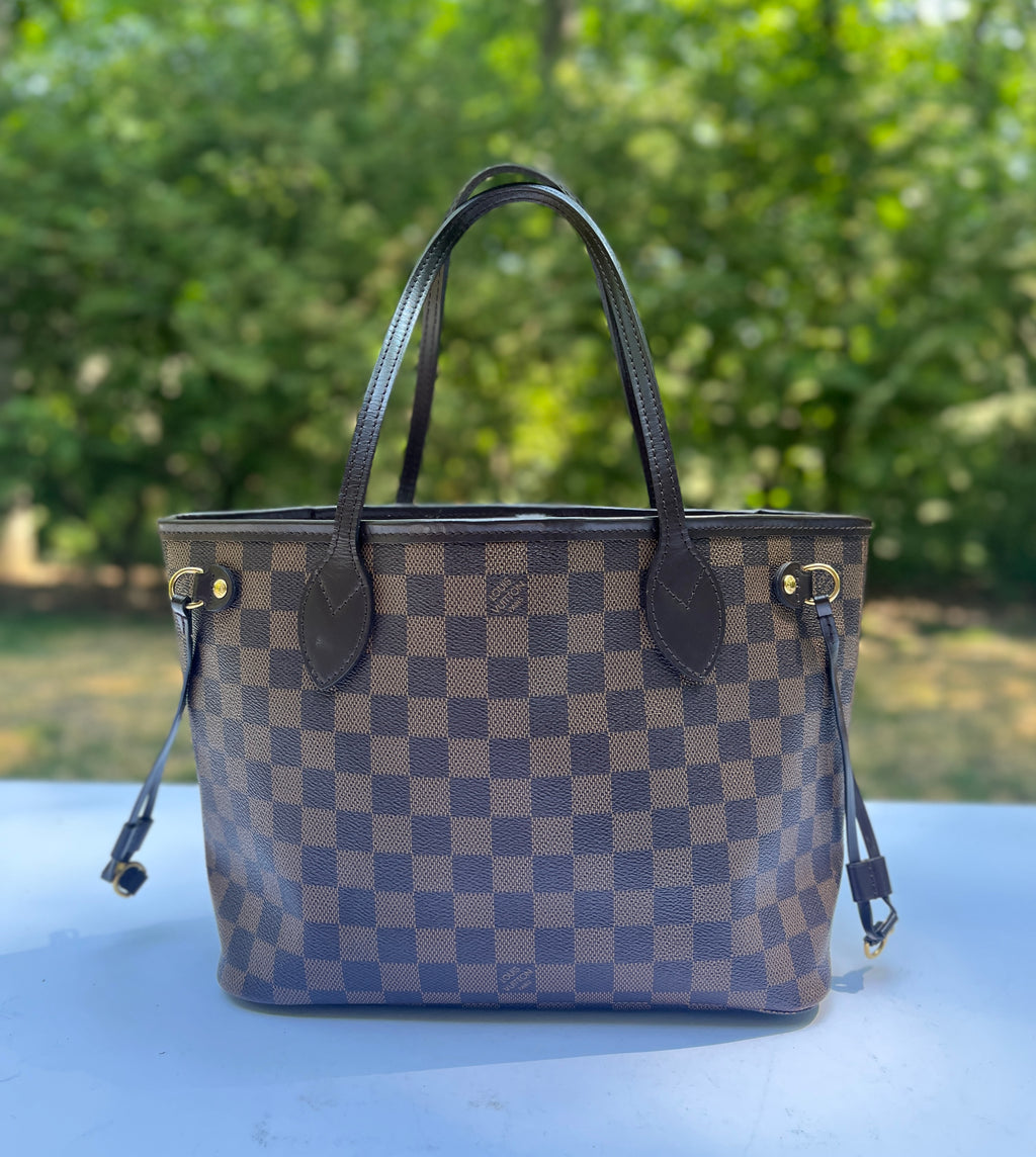 SOLD⭐️AUTHENTIC⭐️Louis Vuitton Neverfull PM  Louis vuitton neverfull pm,  Vuitton neverfull, Louis vuitton neverfull damier azur