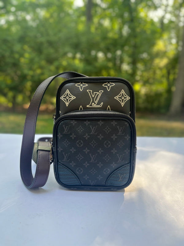 Louis Vuitton e Sling Bag Patchwork Monogram Eclipse Canvas and Pri  at 1stDibs