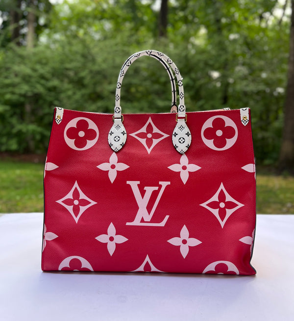 Louis Vuitton on X: On-the-go. With its generous capacity
