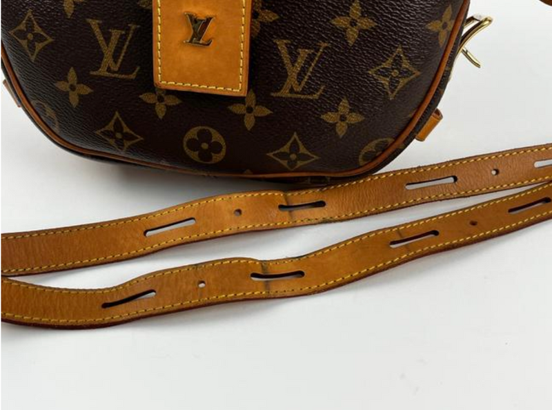 Louis Vuitton Boite Chapeau Souple  Louis vuitton, Bags, Types of purses