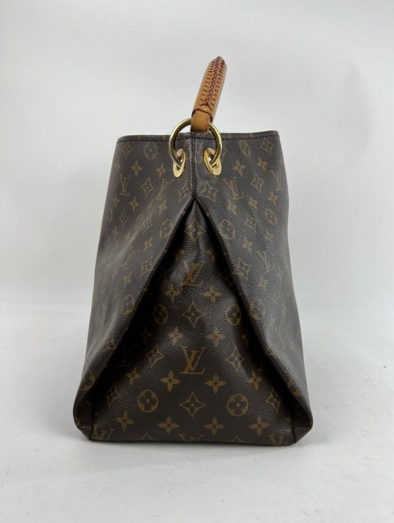 Louis Vuitton Monogram Artsy MM