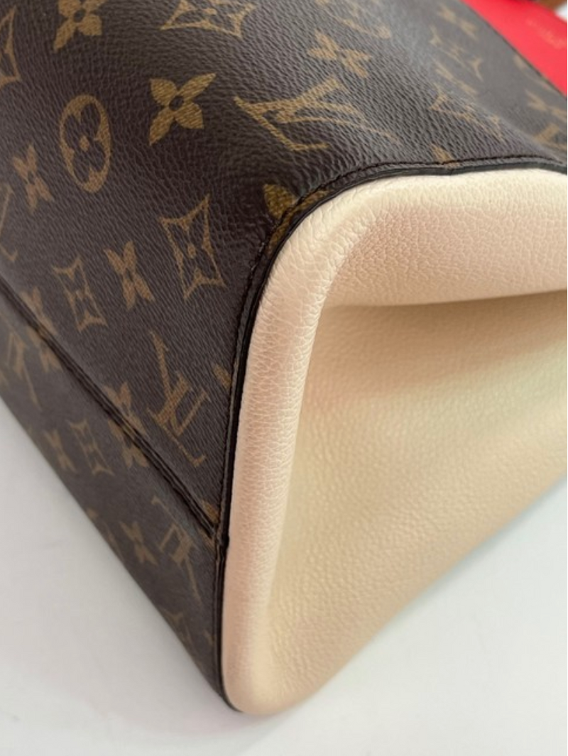 Louis Vuitton EPI Leather Crafty Twist Mini in Canelle